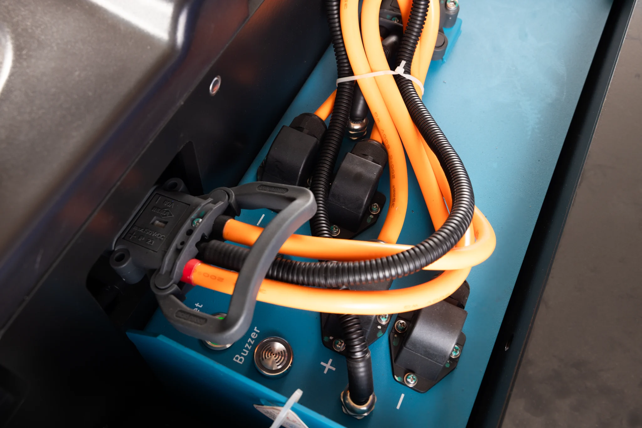 Transpallet elettrico con piattaforma RUN per 3000 kg