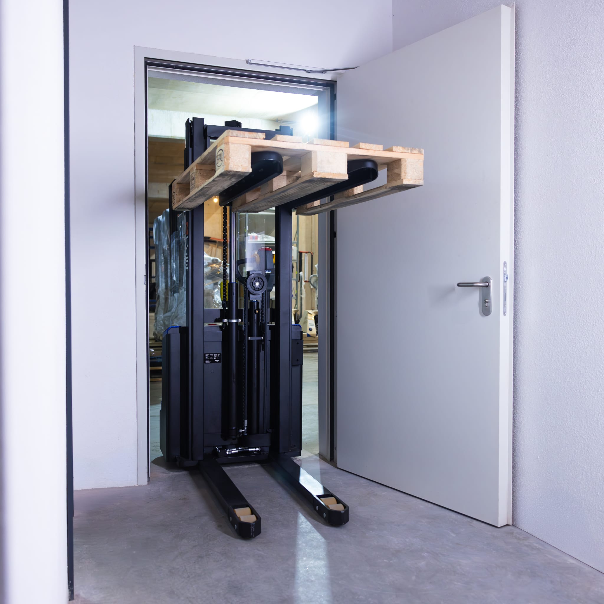 Transpallet elevatore PRECISE con sollevamento proporzionale