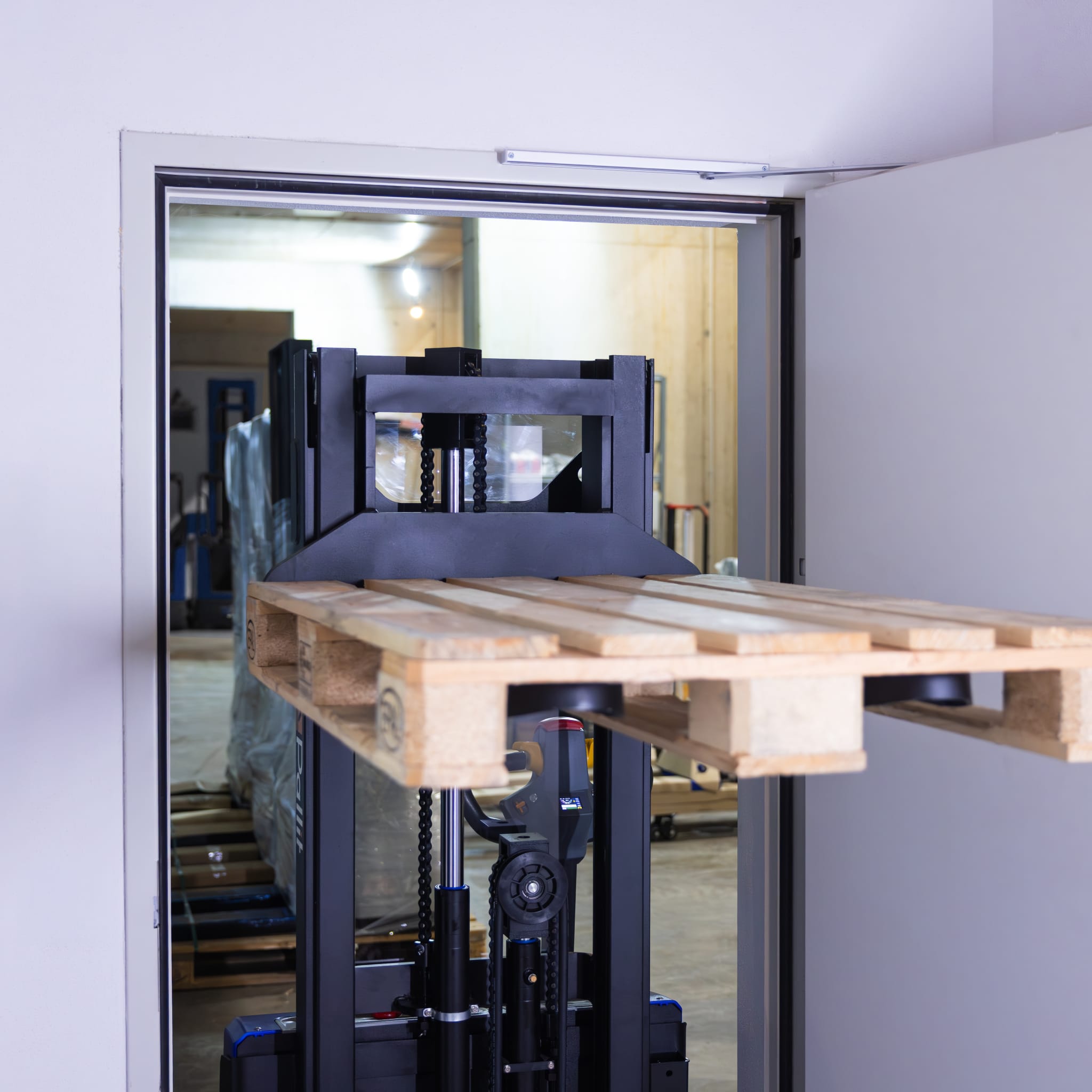 Transpallet elevatore PRECISE con sollevamento proporzionale